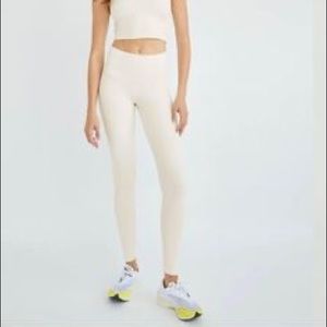 Aritzia TNAButter Cheeky HiRise Legging